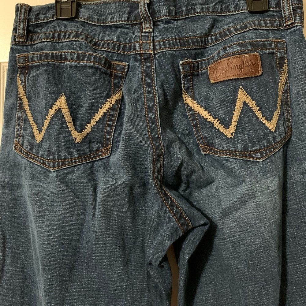 Men’s wrangler jeans, excellent condition.